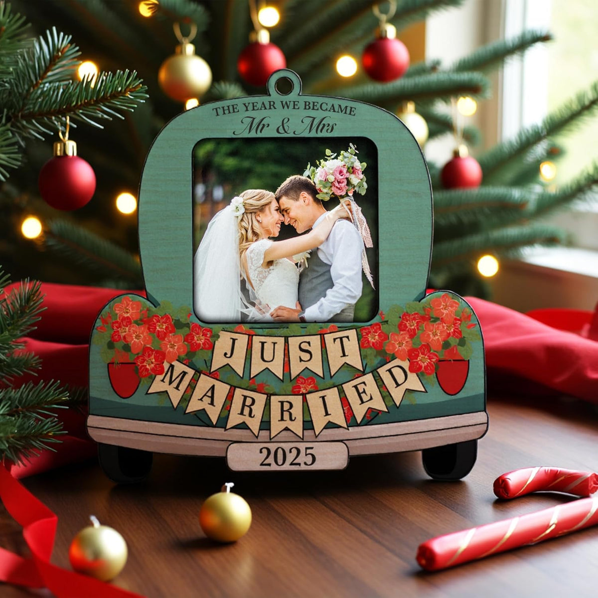 Personalized Just Married Photo Ornament 2026 – Custom Wedding Car Picture Frame Keepsake with Name & Year – Mr & Mrs Newlywed Christmas Tree Decoration – Gift for Couples, Bride, Groom