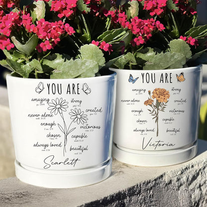 Personalized Grandma Gift - Custom Flower Pot with Names - Ceramic Planter Gift for Mom, Grandma's Garden for Grandma