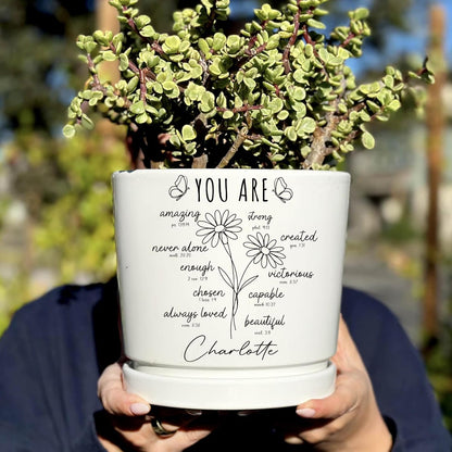 Personalized Grandma Gift - Custom Flower Pot with Names - Ceramic Planter Gift for Mom, Grandma's Garden for Grandma