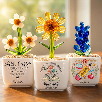 Personalized Grandma Gift - Custom Flower Pot with Names - Ceramic Planter Gift for Mom, Grandma's Garden for Grandma