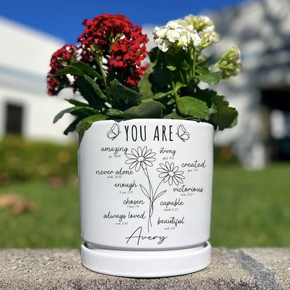Personalized Grandma Gift - Custom Flower Pot with Names - Ceramic Planter Gift for Mom, Grandma's Garden for Grandma