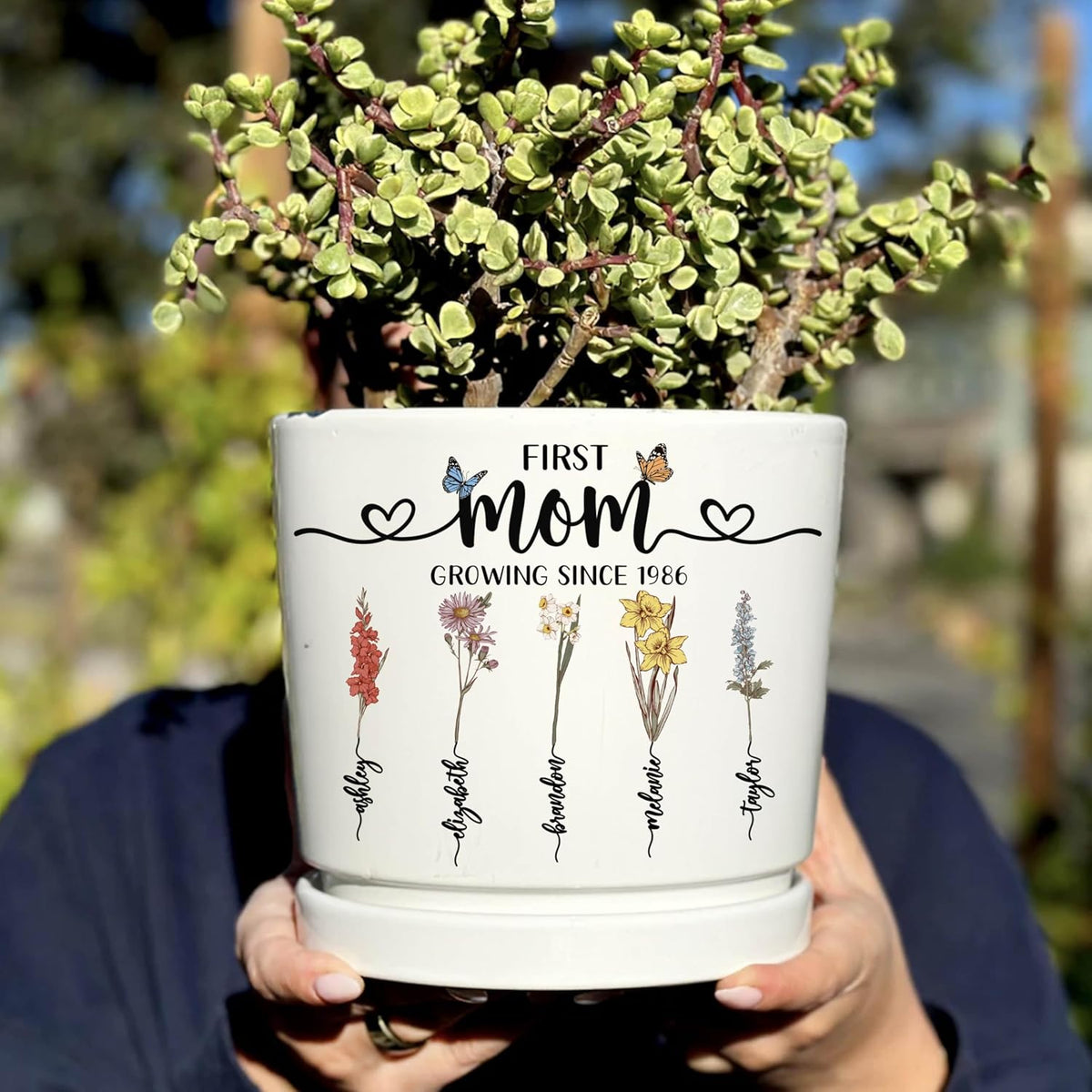 Personalized Grandma Gift - Custom Flower Pot with Names - Ceramic Planter Gift for Mom, Grandma's Garden for Grandma