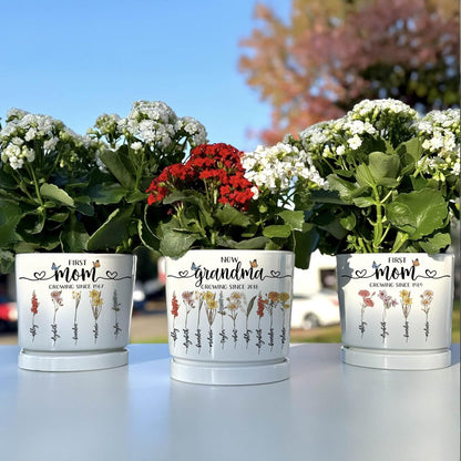 Personalized Grandma Gift - Custom Flower Pot with Names - Ceramic Planter Gift for Mom, Grandma's Garden for Grandma