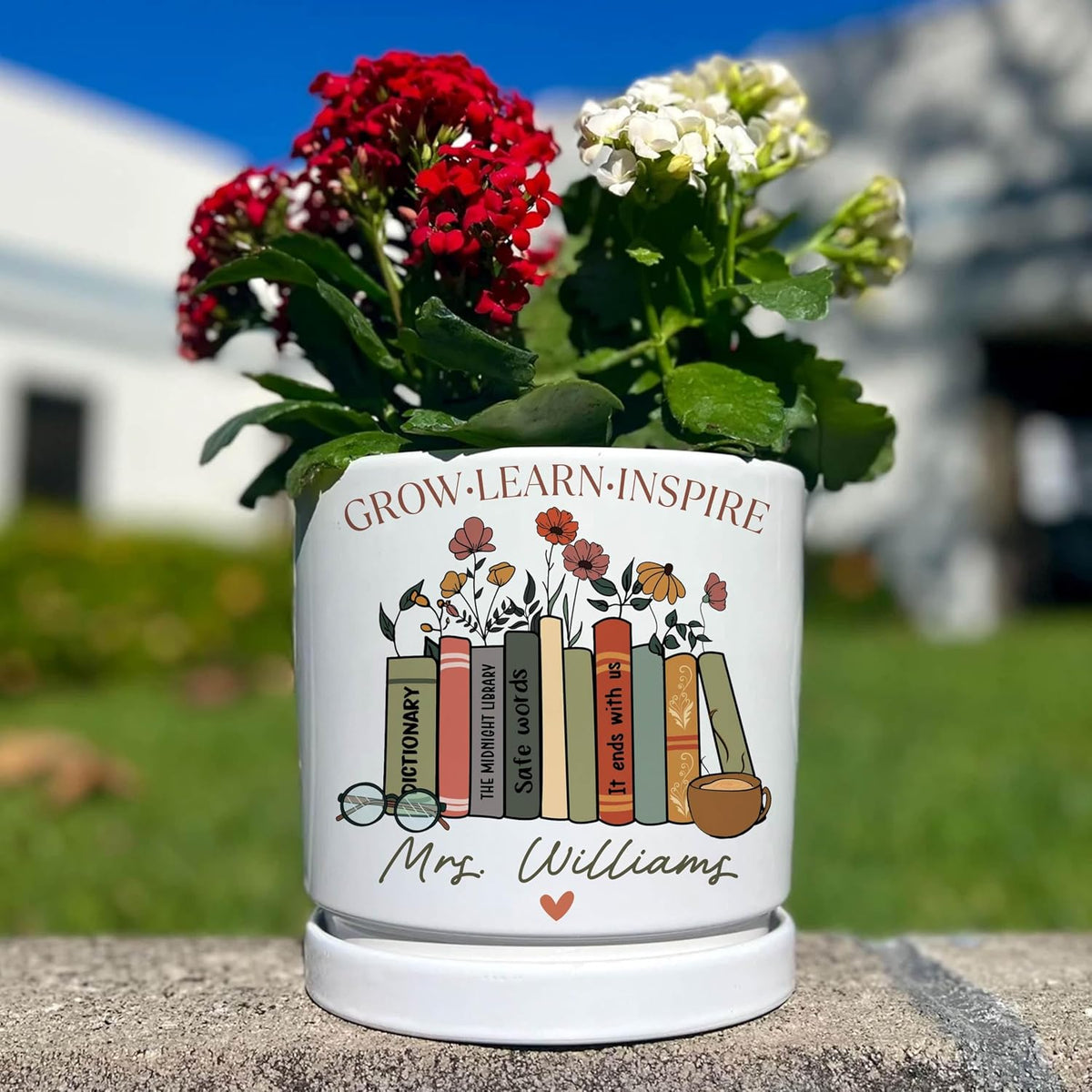 Personalized Grandma Gift - Custom Flower Pot with Names - Ceramic Planter Gift for Mom, Grandma's Garden for Grandma