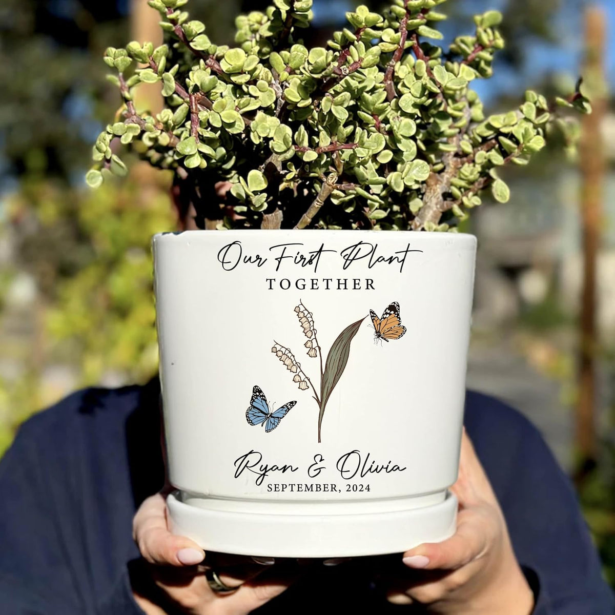 Personalized Grandma Gift - Custom Flower Pot with Names - Ceramic Planter Gift for Mom, Grandma's Garden for Grandma