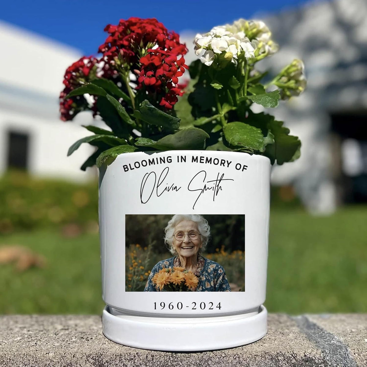 Personalized Grandma Gift - Custom Flower Pot with Names - Ceramic Planter Gift for Mom, Grandma's Garden for Grandma