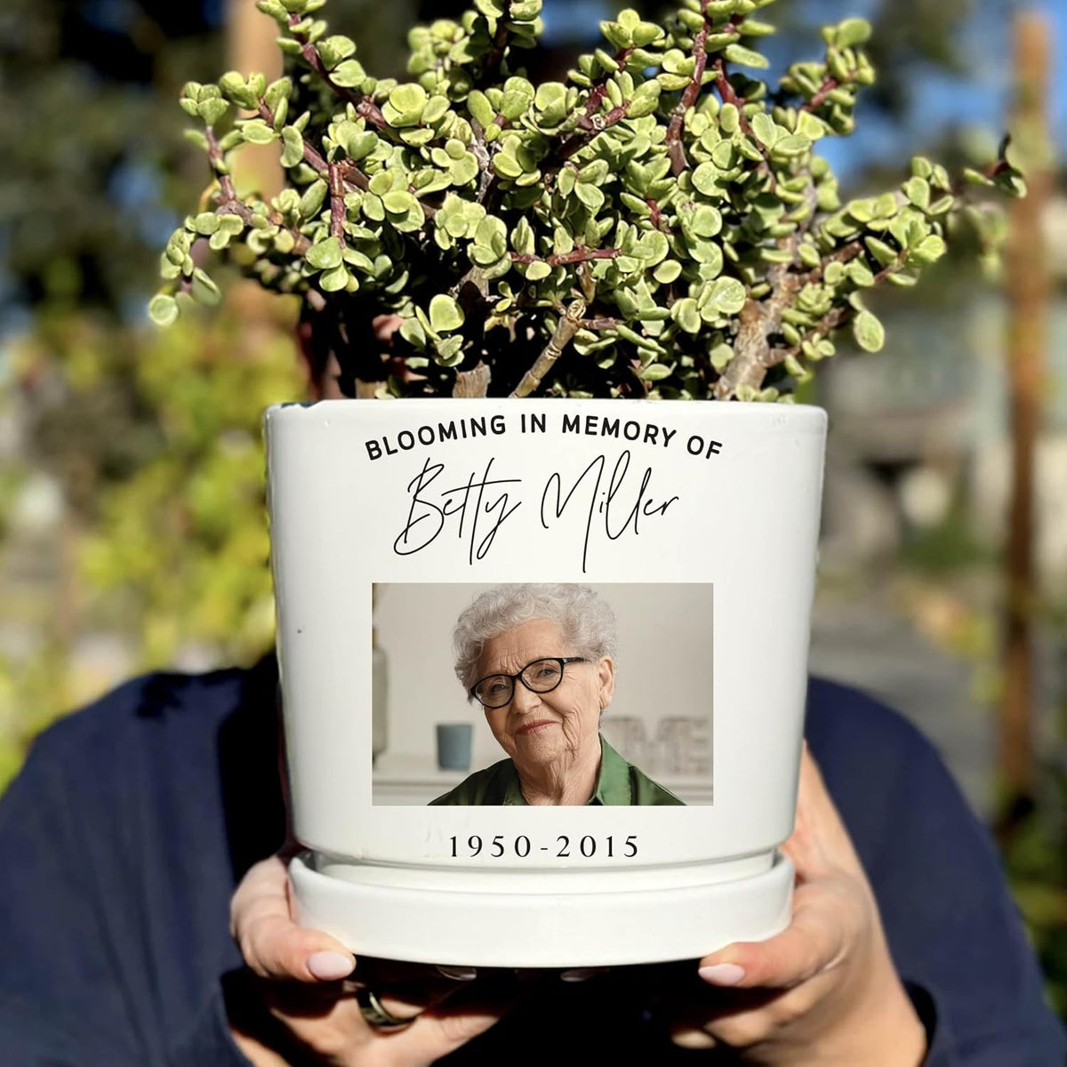 Personalized Grandma Gift - Custom Flower Pot with Names - Ceramic Planter Gift for Mom, Grandma's Garden for Grandma