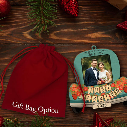 Personalized Just Married Photo Ornament 2026 – Custom Wedding Car Picture Frame Keepsake with Name & Year – Mr & Mrs Newlywed Christmas Tree Decoration – Gift for Couples, Bride, Groom