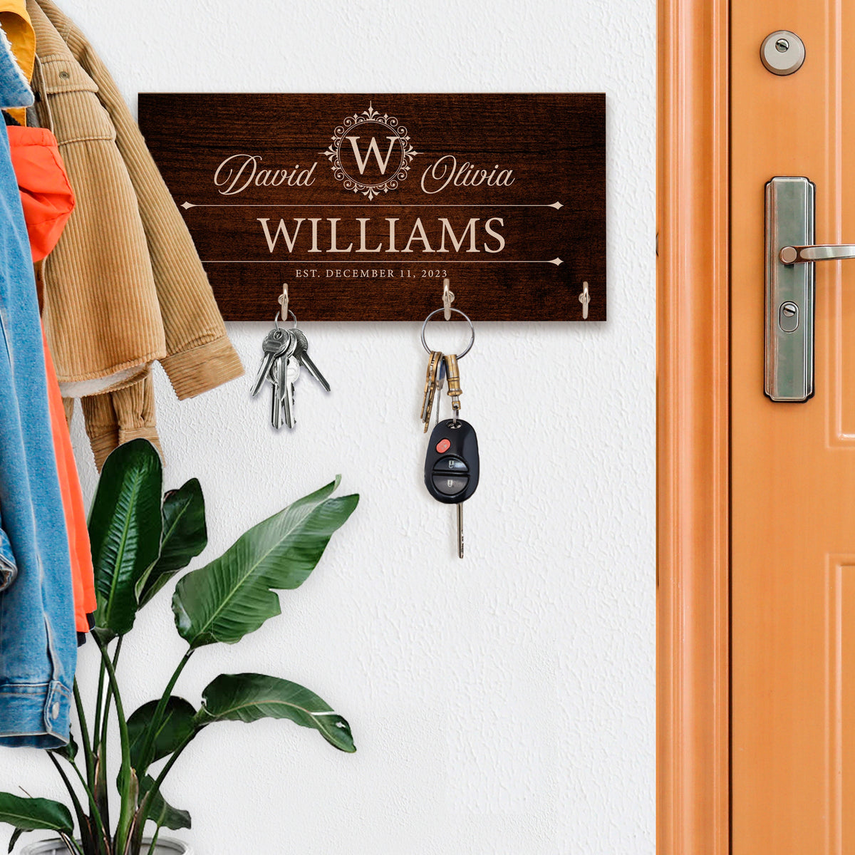 New Home Gifts for Family Name Sign, Custom Key Holder, Home Decor Gift for Couple Housewarming, First Home Gift, Realtor Closing Gift