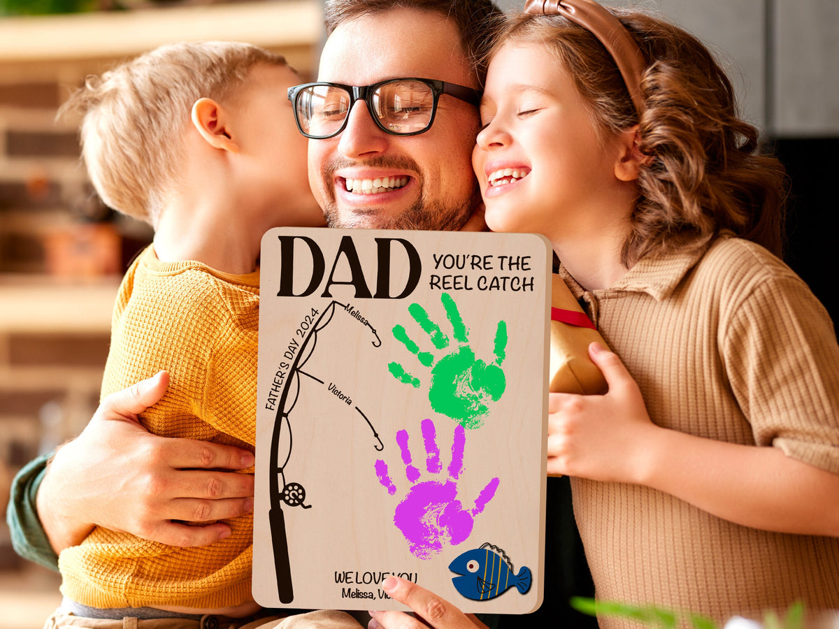 Personalized Fishing Handprint Sign for Dad, DIY Handprint Fishing Sign for Fathers Day, Customizable Fishing Sign with Grandkids Handprints