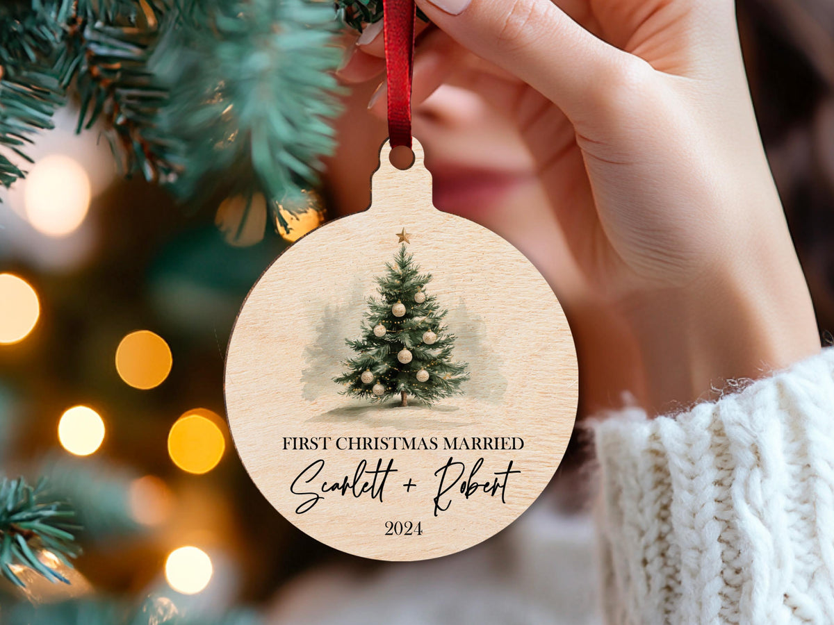 First Christmas Married Ornament 2026, Personalized Couple’s Gift, Custom Tree Decoration, Wedding Ornament, Newlywed Keepsake, Holiday Gift
