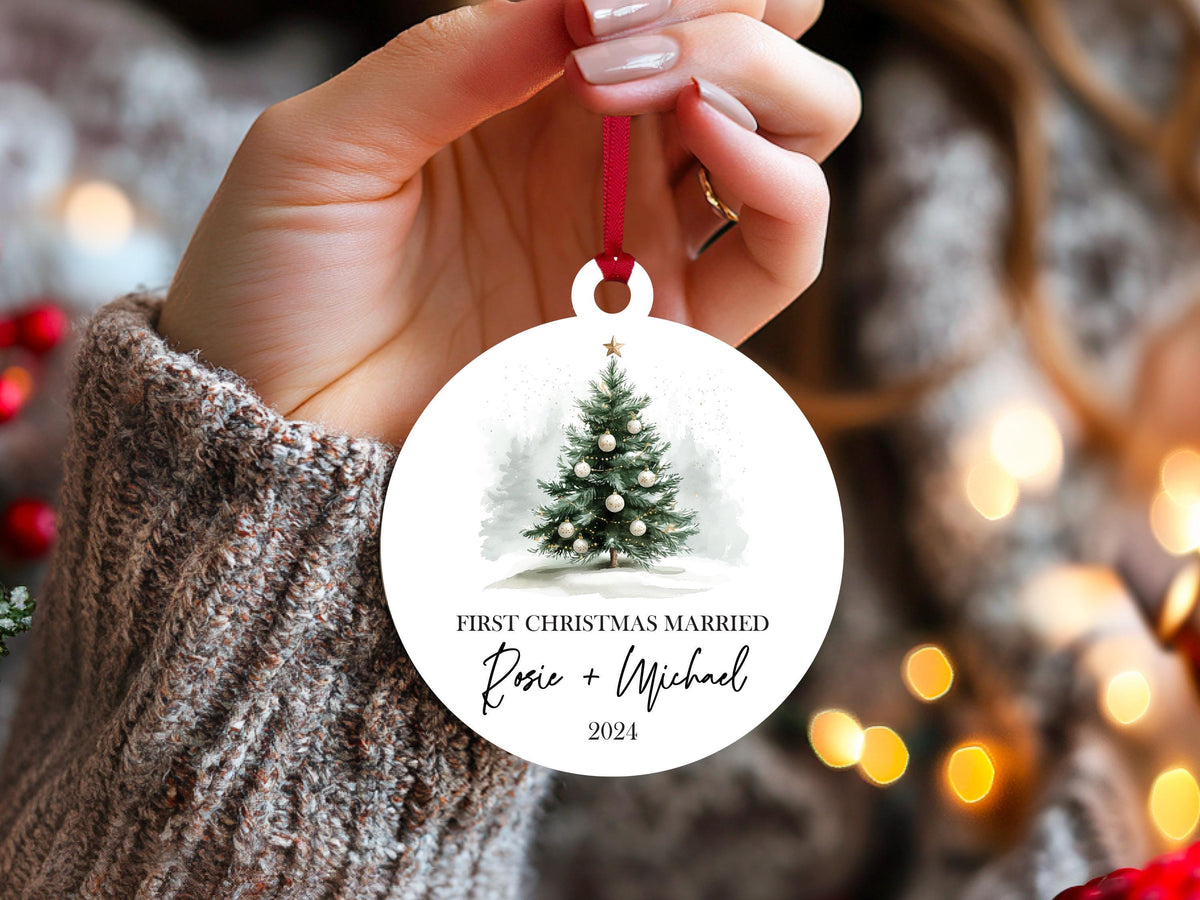 First Christmas Married Ornament 2026, Personalized Couple’s Gift, Custom Tree Decoration, Wedding Ornament, Newlywed Keepsake, Holiday Gift
