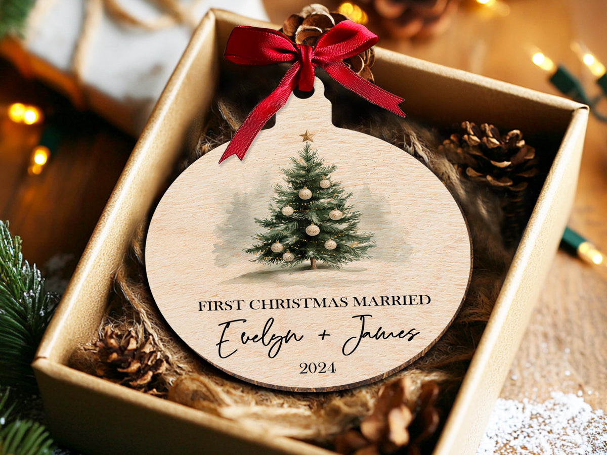 First Christmas Married Ornament 2026, Personalized Couple’s Gift, Custom Tree Decoration, Wedding Ornament, Newlywed Keepsake, Holiday Gift