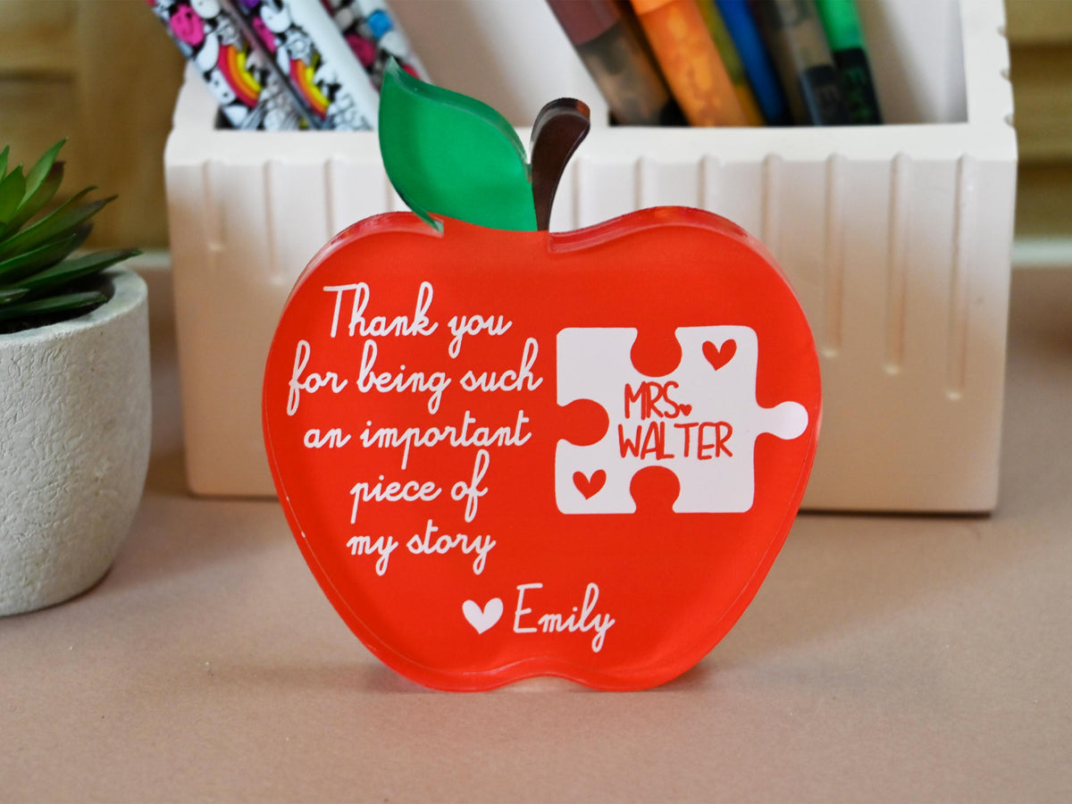 Back to School Gift, Personalized Teacher Gift Idea, Apple Plaque for Teacher, Custom Name Classroom Gift, Teacher Appreciation Gifts