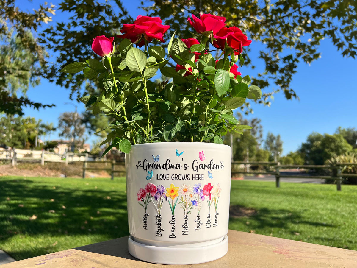 Grandma Gift, Personalized Gifts for Mom, Mom Birthday Gift, Ceramic Pot, Birth Flower Mom Gifts from Daughter, Grandmas Garden Plant Pot