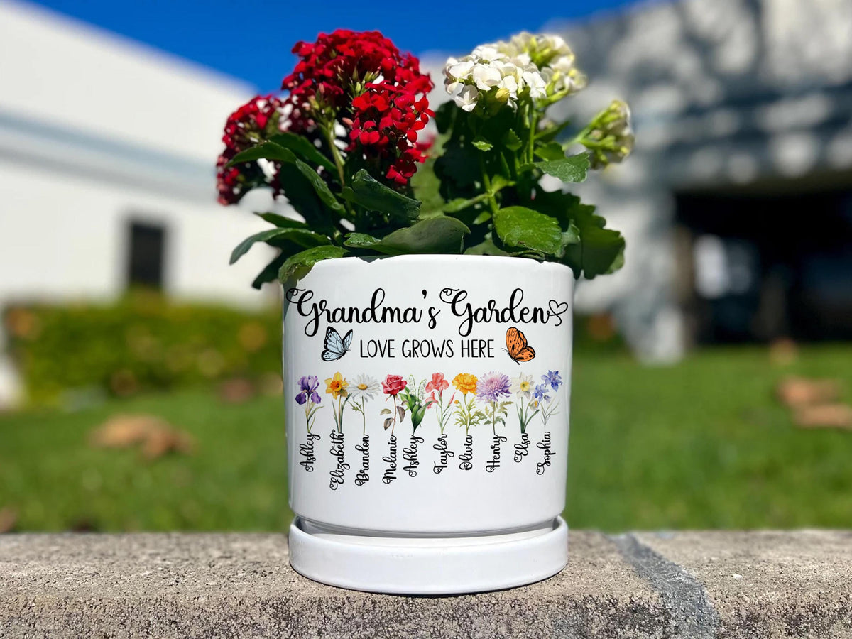 Personalized Grandma Flower Pot, Birth Month Flower Planter, Custom Garden Pot with Names, Gift for Nana, Mother’s Day Gift for Mom