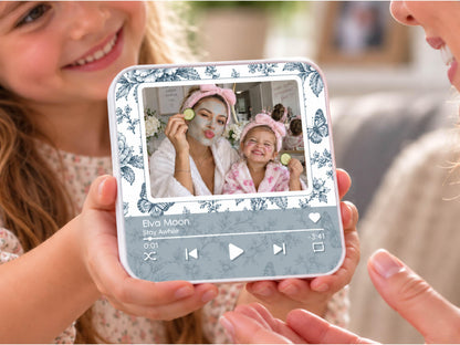 Custom Auntie Gifts, Striped Photo Music Magnet, Song Magnets That Can Plays Music, Personalized Aunt and Niece Gifts for Her Birthday