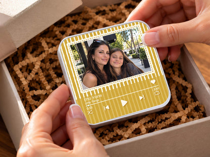 Custom Auntie Gifts, Striped Photo Music Magnet, Song Magnets That Can Plays Music, Personalized Aunt and Niece Gifts for Her Birthday