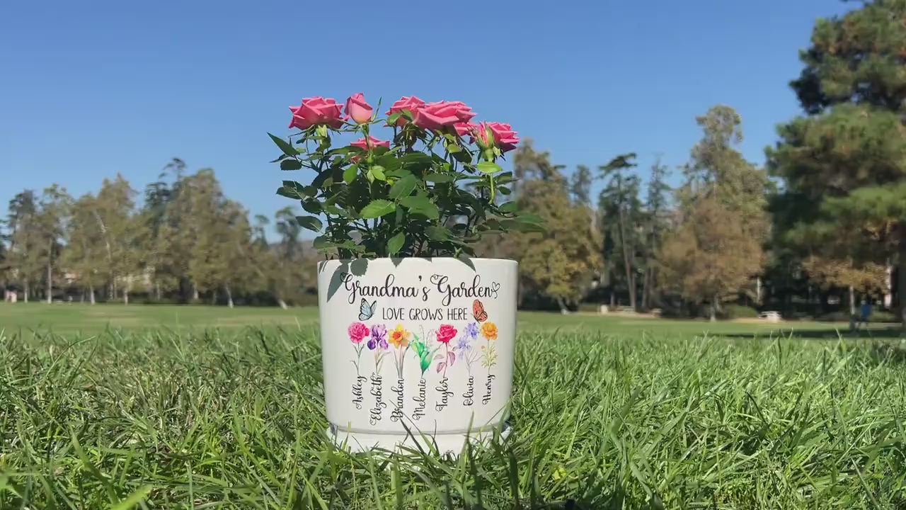 Personalized Grandma Flower Pot, Birth Month Flower Planter, Custom Garden Pot with Names, Gift for Nana, Mother’s Day Gift for Mom