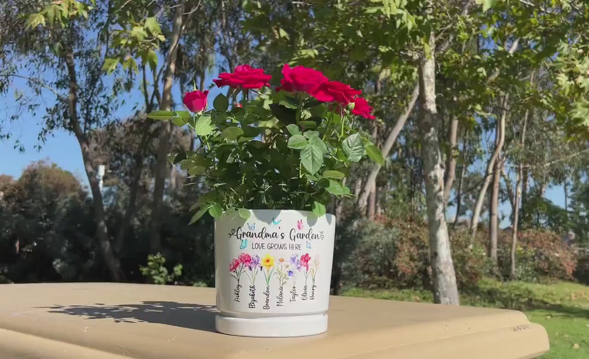Grandma Gift, Personalized Gifts for Mom, Mom Birthday Gift, Ceramic Pot, Birth Flower Mom Gifts from Daughter, Grandmas Garden Plant Pot