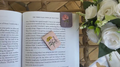 Birth Flower Magnetic Bookmark, Custom Name Leather Bookmark Personalized Bookmark with Name, Book Lover Christmas Gift Women Book Accessory